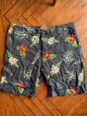 Routine Cotton Tropical Floral Resortwear Lightweight Breathable Beach Shorts